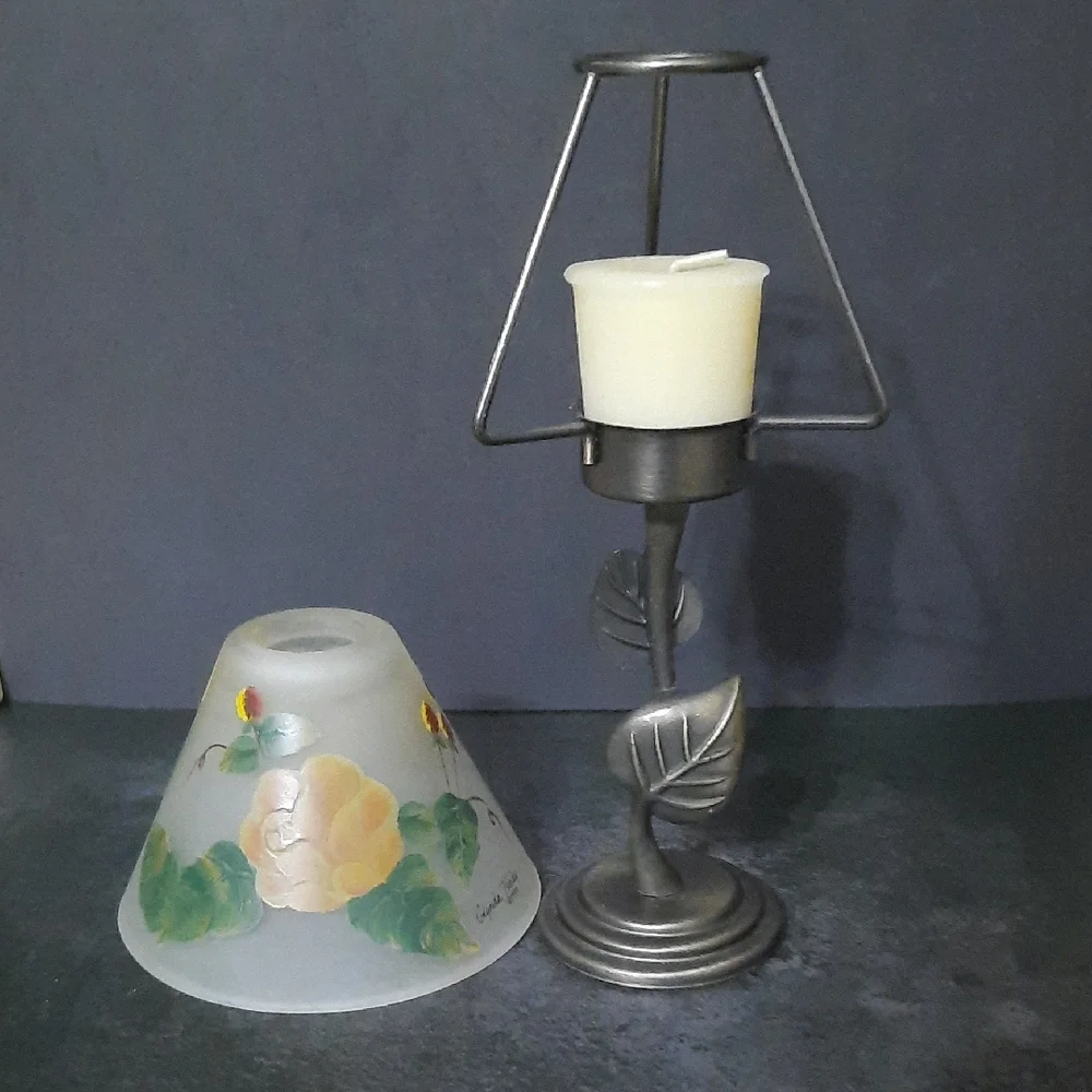 Classic Floral Table Lamp with Yellow Shade